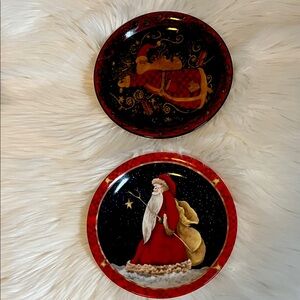 Festive Santa Holiday Plates - Red and Gold